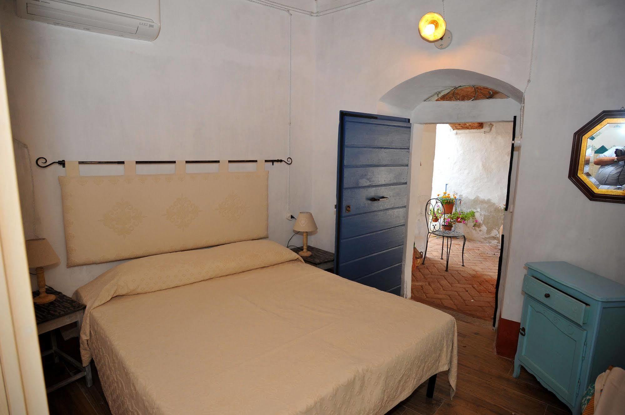 B&B Corte San Lussorio Oliena Ngoại thất bức ảnh